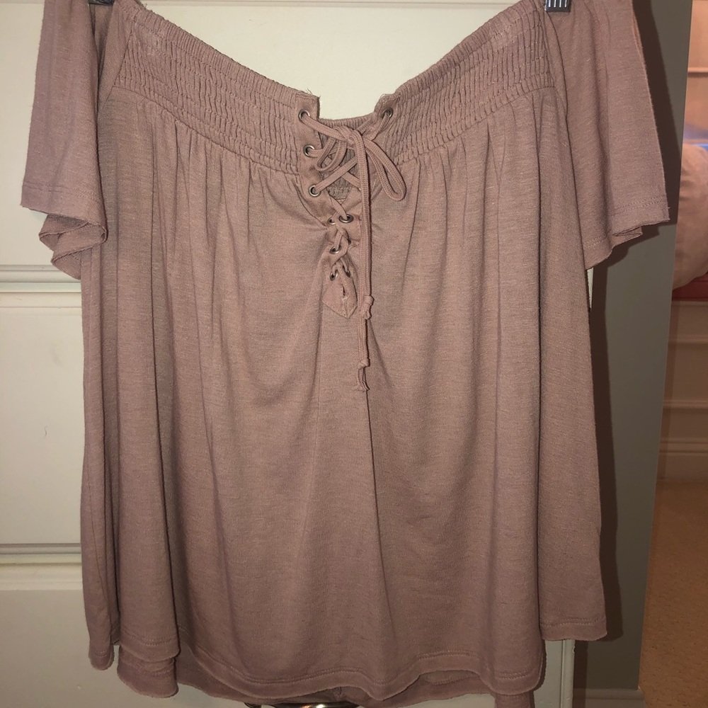American Eagle off the shoulder short sleeve
